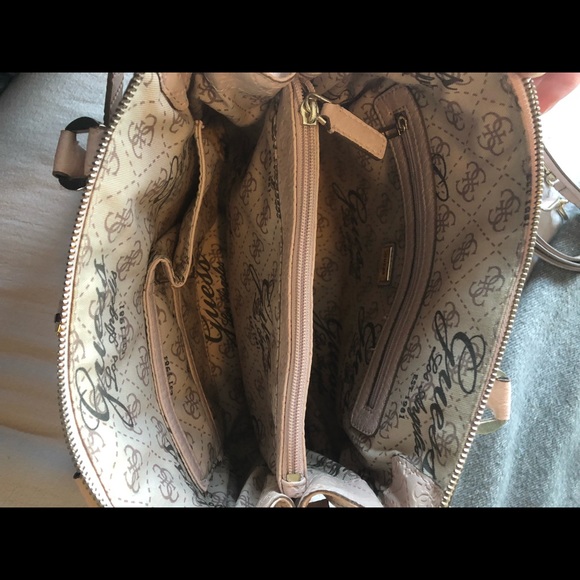 Light Pink Guess Purse - Picture 4 of 9